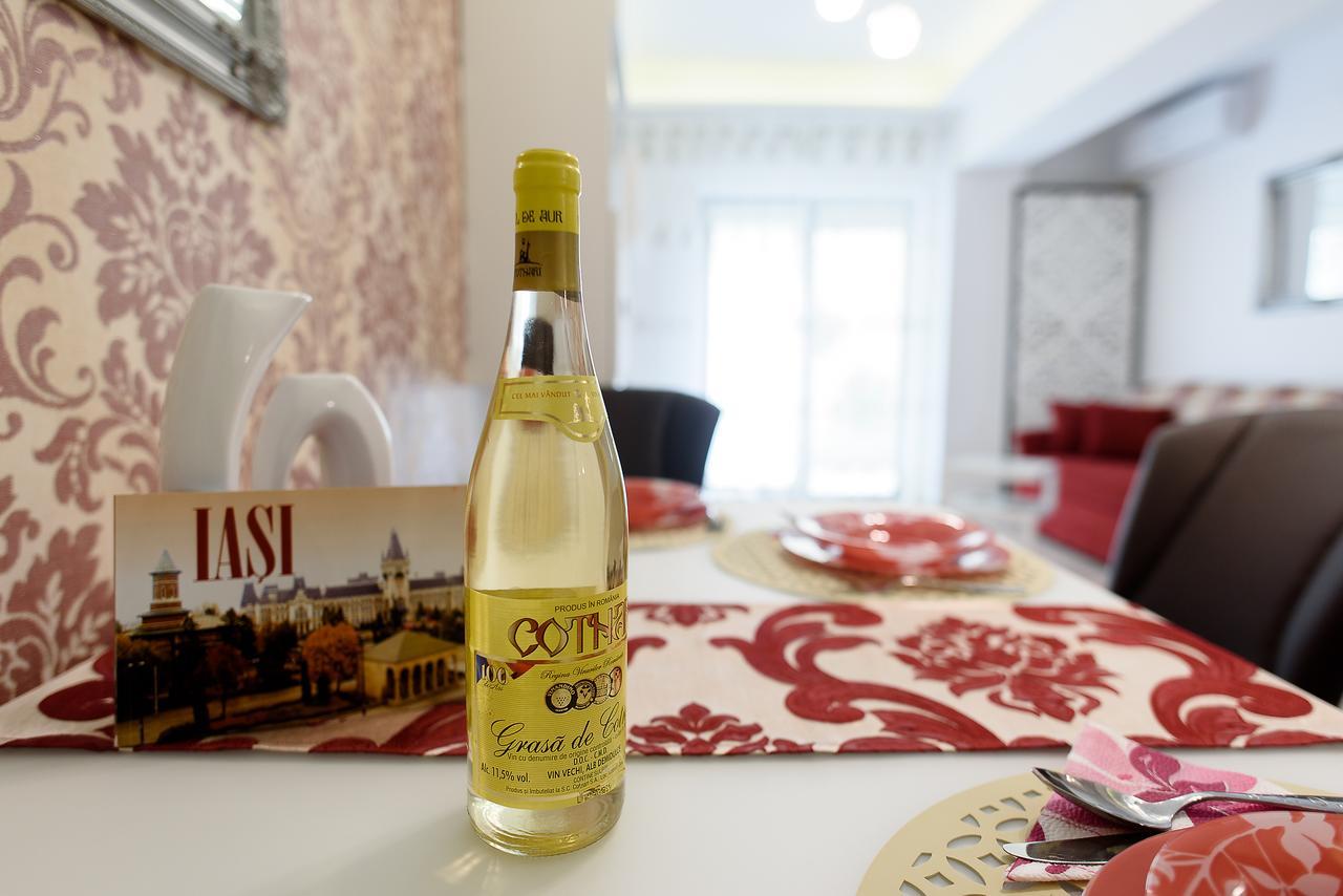 Carla'S Apartment, Airport & Train Station Shuttle Iasi Bagian luar foto