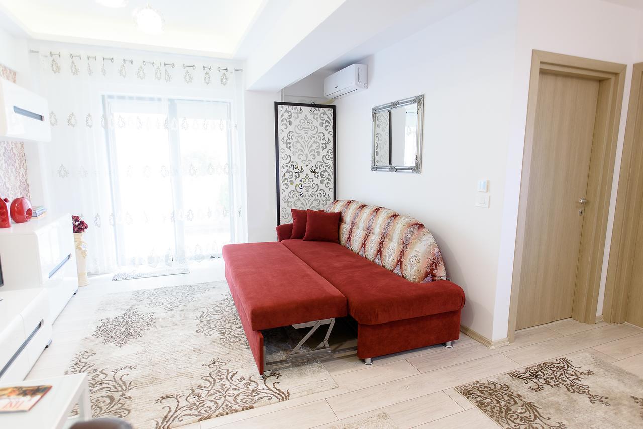 Carla'S Apartment, Airport & Train Station Shuttle Iasi Bagian luar foto
